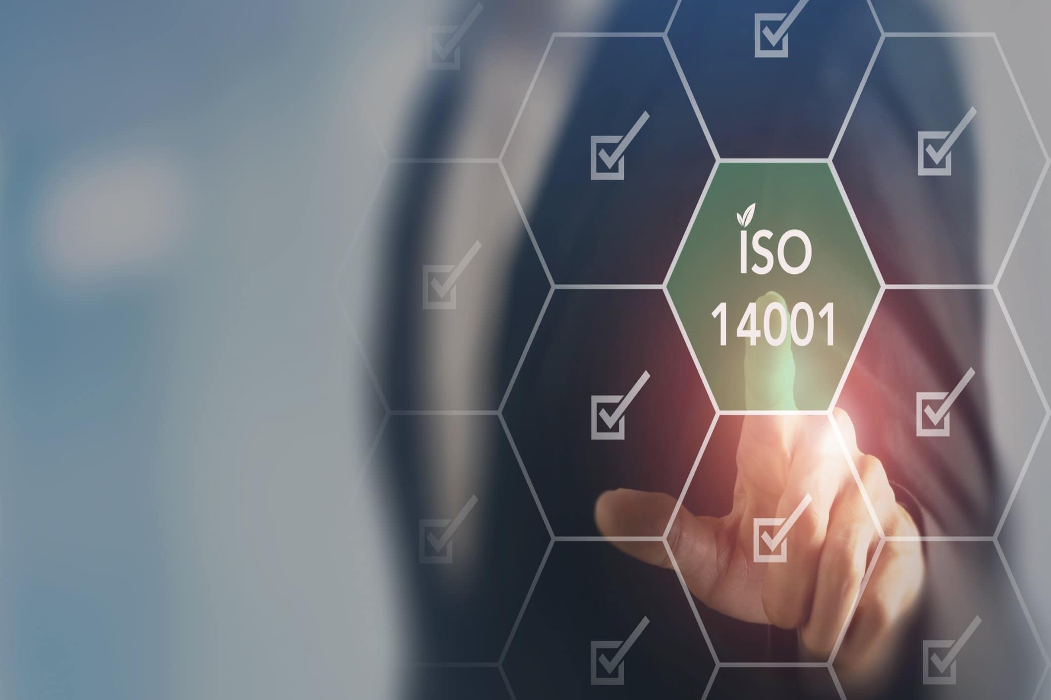 W jaki sposób można uzyskać certyfikat ISO 14001?